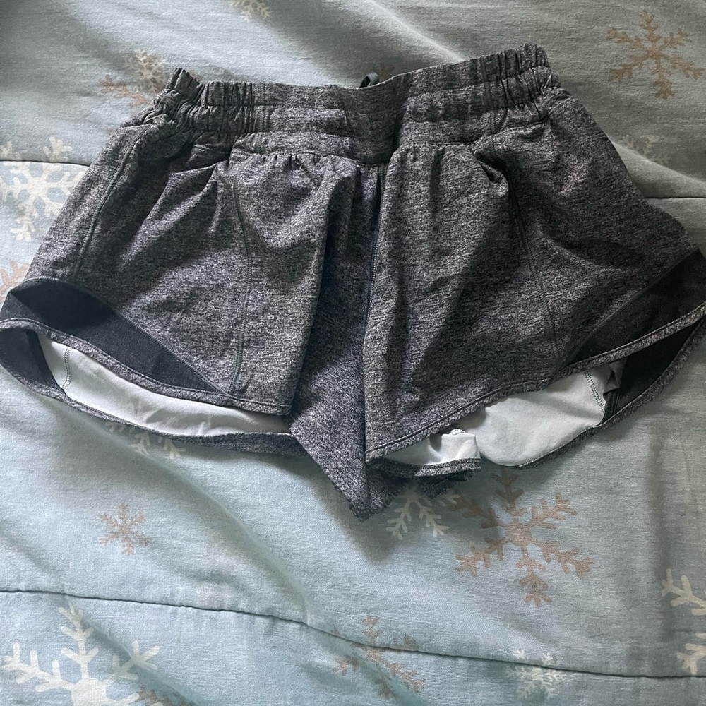 Lululemon hotty hot shorts size 8 2.5 length